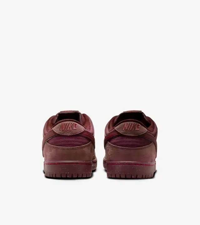 Nike SB Dunk Low Burgundy Crush