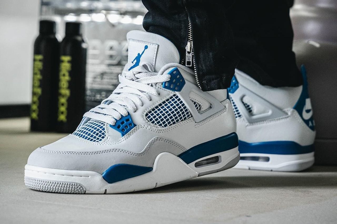 Jordan 4 "Military Blue"