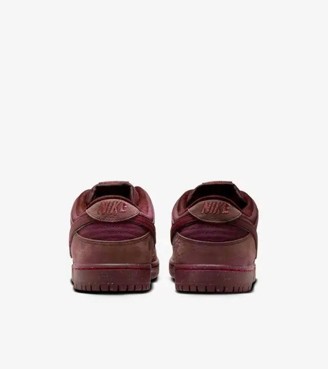 Nike SB Dunk Low Burgundy Crush