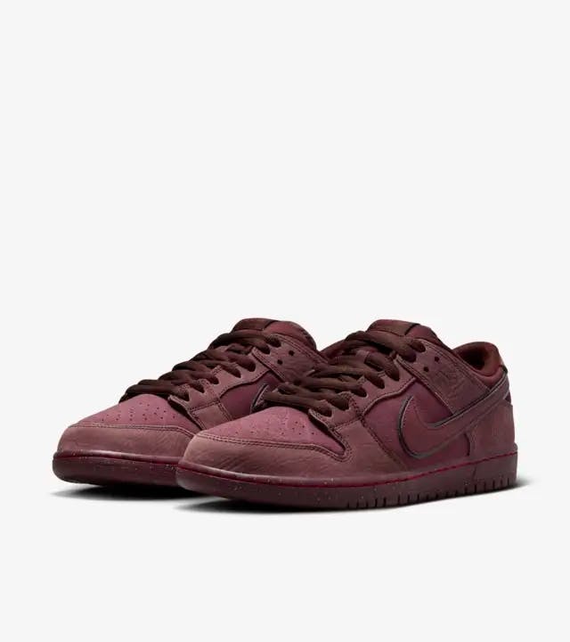 Nike SB Dunk Low Burgundy Crush