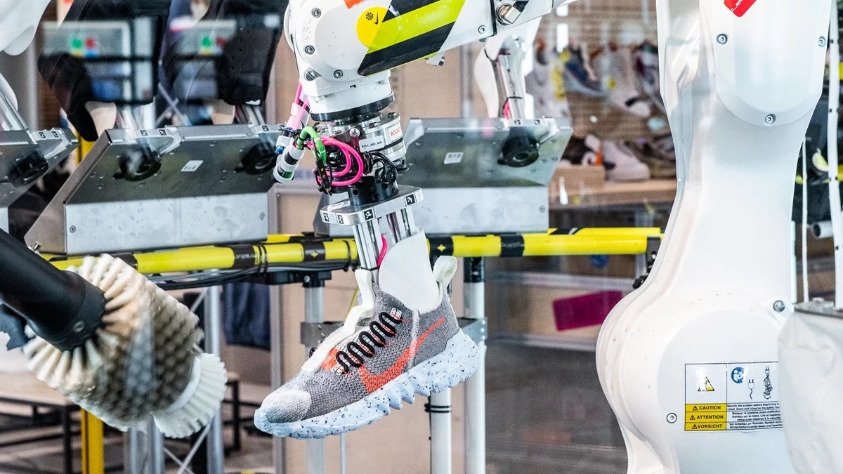 Nike presenta "B.I.L.L." un robot que limpia y restaura sneakers